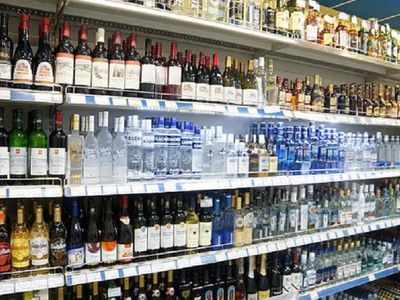 В связи с подорожанием алкоголя, покупатели меняют потребительские привычки, отправляются за покупками за границу - Литва и страны Балтии