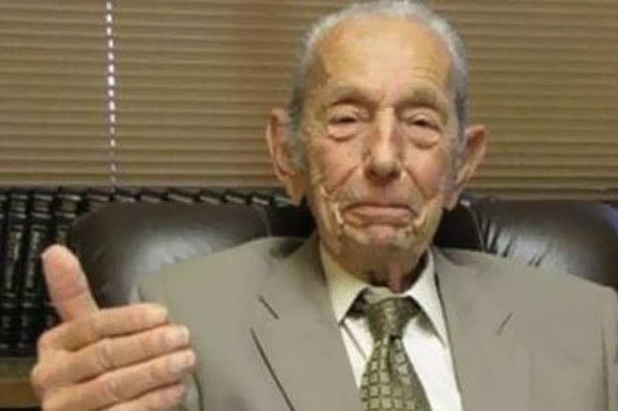 Проповедник из США пугает мир концом света - В Мире