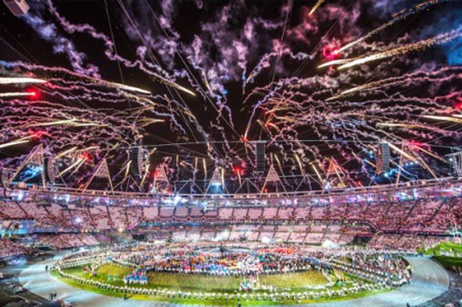 Англичане ушли в минус
 - В Мире