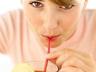 Ученые назвали наиболее опасный напиток для женского сердца - Наука и здоровье