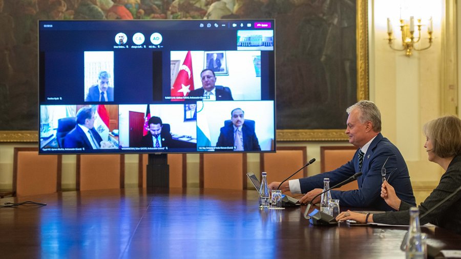 Президент послам стран региона Ближнего Востока: призываю сообща остановить нелегальную миграцию через Беларусь - В Мире