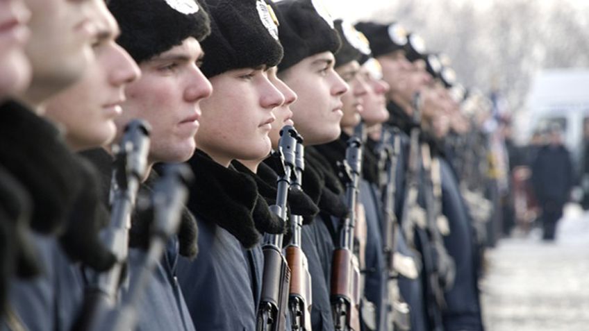 Крым теперь будут защищать три тысячи военных