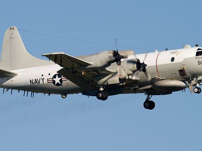 Пентагон: российский Су-27 "небезопасно" перехватил самолет США над Черным морем - В Мире
