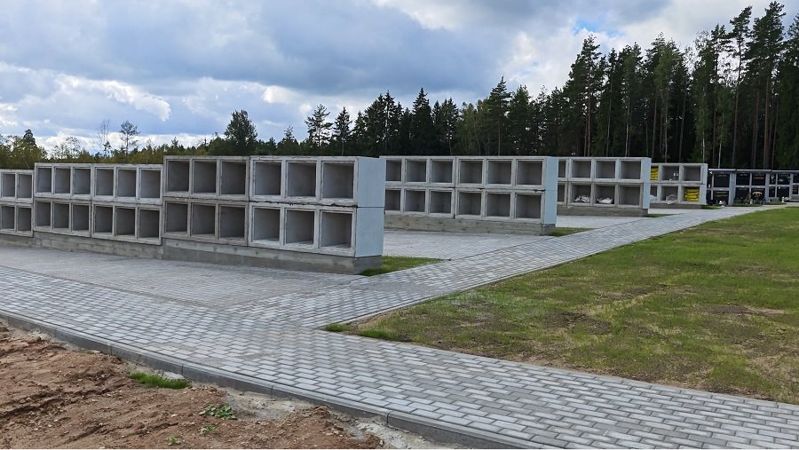 Строительство колумбария на новом висагинском кладбище по-прежнему не завершено - В Висагинасе
