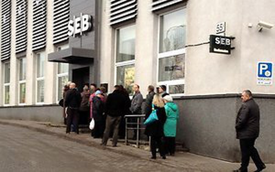 Вкладчики банка Snoras проявляют еще больше интереса к своим деньгам
                                 - Литва и страны Балтии