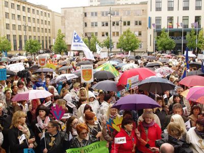Vilniuje mokytojai prie Vyriausybės reikalavo padoraus atlygio ir orumo užtikrinimo - Lietuva ir Baltijos šalys