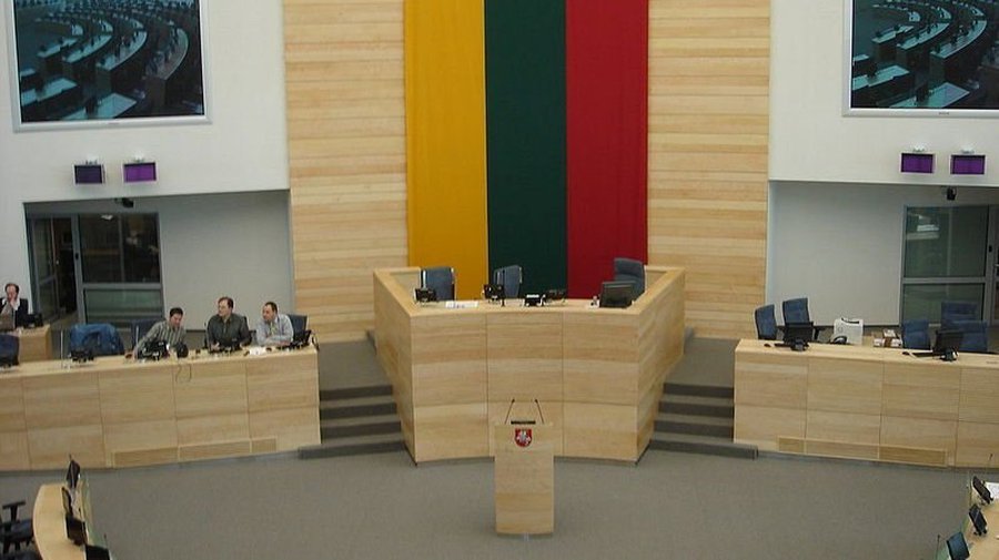 Сейм Литвы размышляет о 33-процентном налоге на высокие зарплаты - Литва и страны Балтии