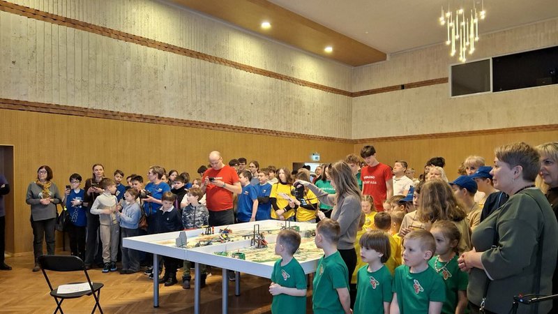 Ежегодная региональная роботиада в этом году стала международной - В Висагинасе