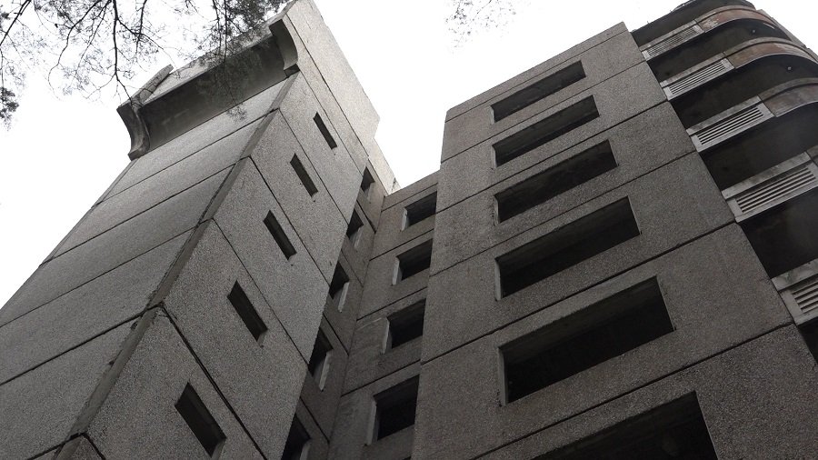 Начался снос недостроенных домов на аллее Седулинос (видео) - В Висагинасе