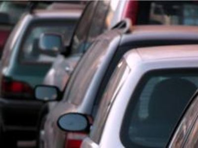 Krizė verčia graikus atsisakyti automobilių - Pasaulyje