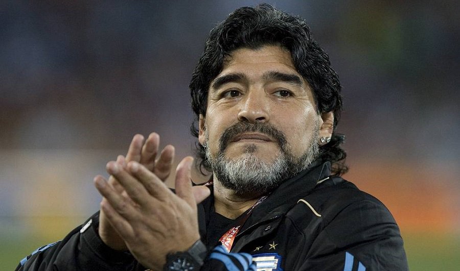 Умер Диего Марадона - В Мире