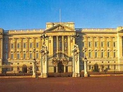 Охранники британской королевы, накачавшись наркотиками, спали во дворце и фотографировались на троне - Хобби, отдых и развлечения