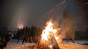 В столице горят костры в память о 13 Января – почтена память погибших за восстановленную Независимость государства