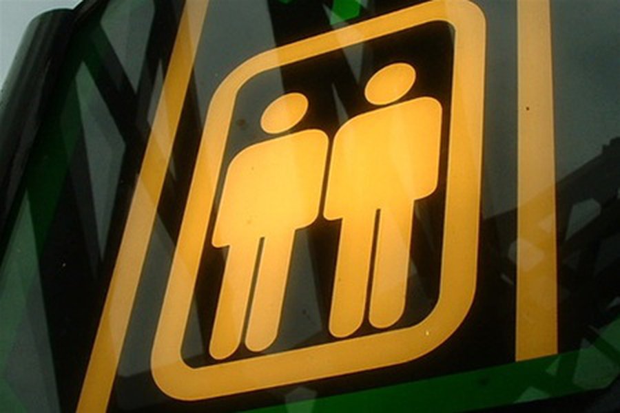 Во Франции с 2013 года разрешат однополые браки - В Мире