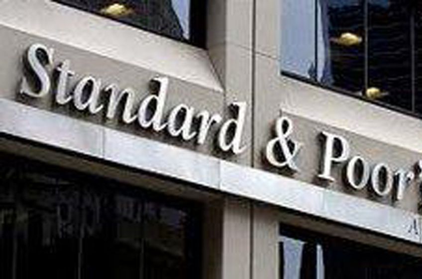 Международное агентство S&P снизило рейтинги 37 крупнейших банков мира                                
