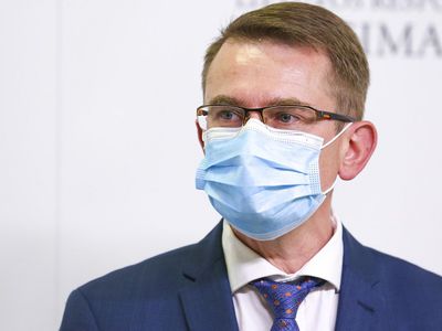 Подготовлен список жизненно необходимых для функционирования государства профессий - Литва и страны Балтии