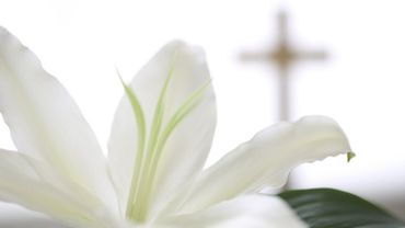 Sušvelninti apribojimai laidotuvių apeigoms bei gedulingiems pietums karantino metu