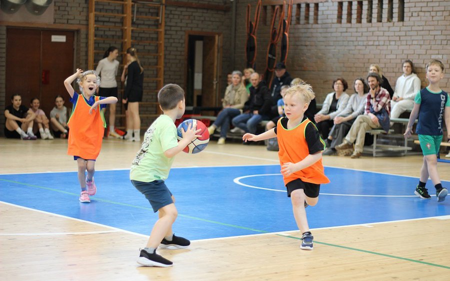 Физкультура — самый бесполезный урок? А если наоборот? - В Висагинасе