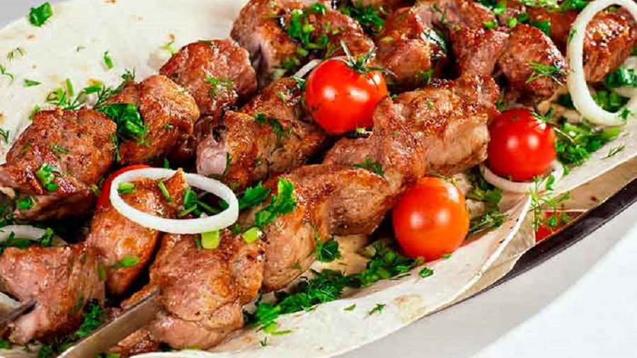 Joninėms lietuviai vien „Maximose“ nuperka per 200 tonų mėsos - Lietuva ir Baltijos šalys