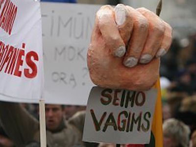 Беспорядки в Вильнюсе: Полиция стреляет по толпе - Литва и страны Балтии