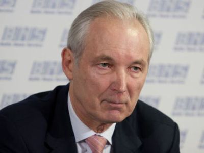 Экс-премьер Шляжявичюс участвует как консультант в дискуссиях о наклейках к акцизным маркам - Литва и страны Балтии