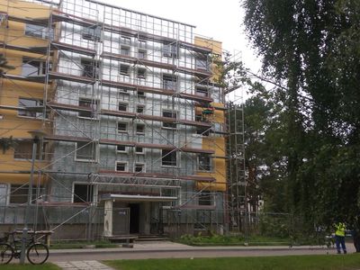 Премьерная реновация двух висагинских домов идет полным ходом - В Висагинасе