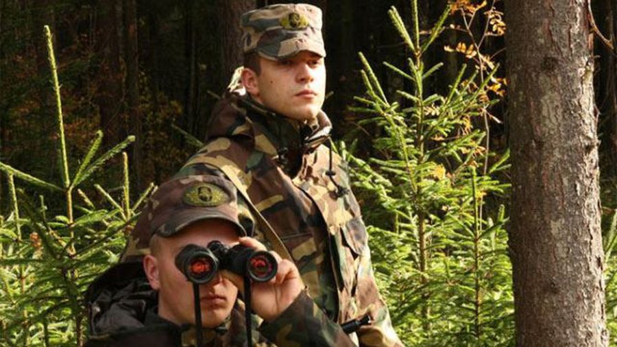 Литовские пограничники в Игналинском районе задержали 21 нелегала


 - Литва и страны Балтии