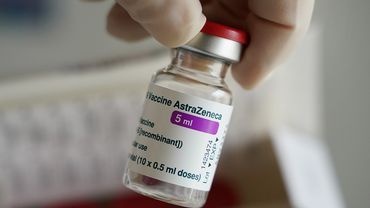 Г. Науседа сделал прививку вакциной "AstraZeneca"