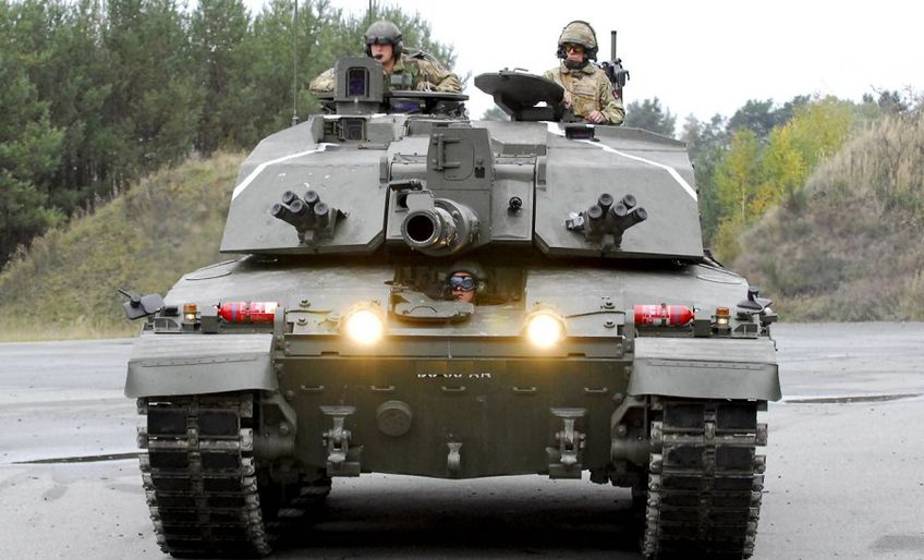 Партия танков из Великобритании прибыла в Эстонию - Генштаб республики