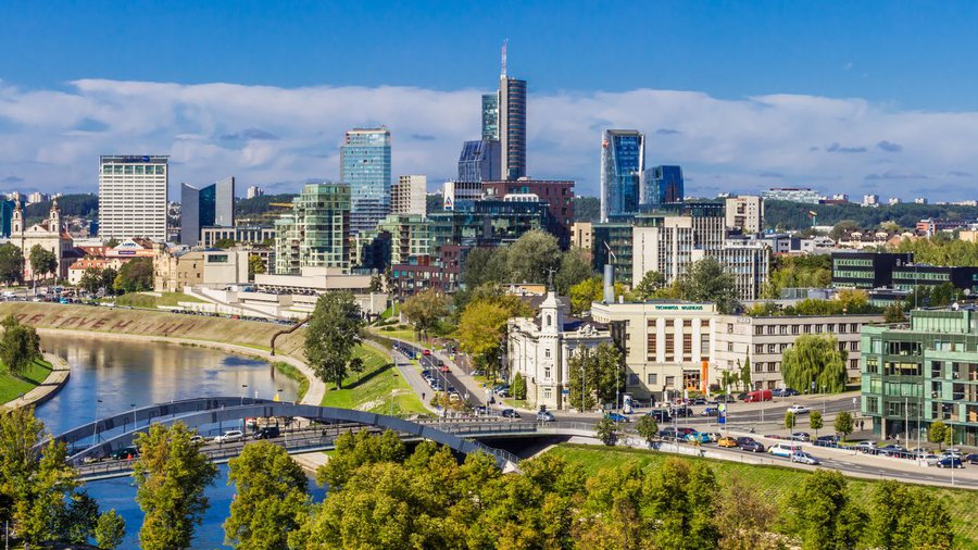 Перемены с июля – цены на электричество, государственные пенсии и борьба с пластиковыми крышками - Литва и страны Балтии