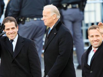 Сын вице-президента США нашел работу в украинской нефтегазовой компании - В Мире