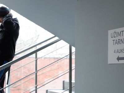 Предприятия, не находящие работников, обращаются к более старшим людям - Литва и страны Балтии